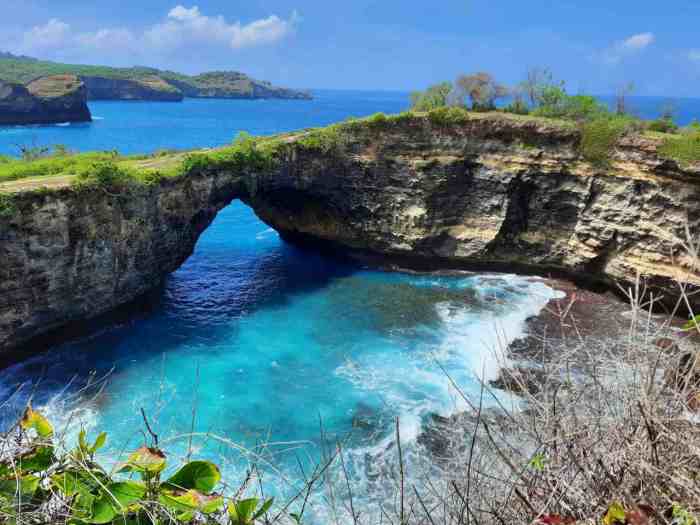 Beach nusa penida broken angel billabong strike attempt perfect wonders duo angels brand indonesia